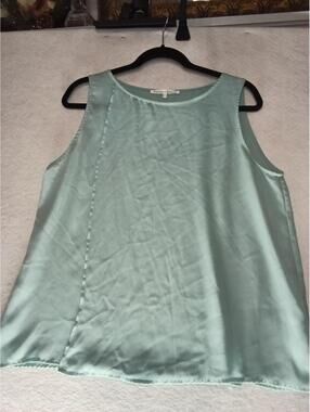 Violet + Claire Mint Green Sleeveless Satin Top Size L